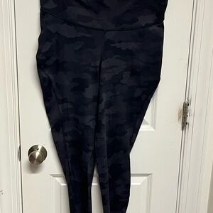 Black Lulu Lemon Camouflage Leggings